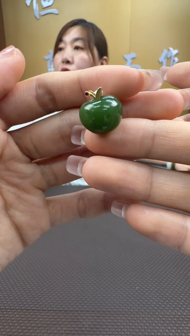 【闪购商品】和田玉挂件18K金镶嵌挂件