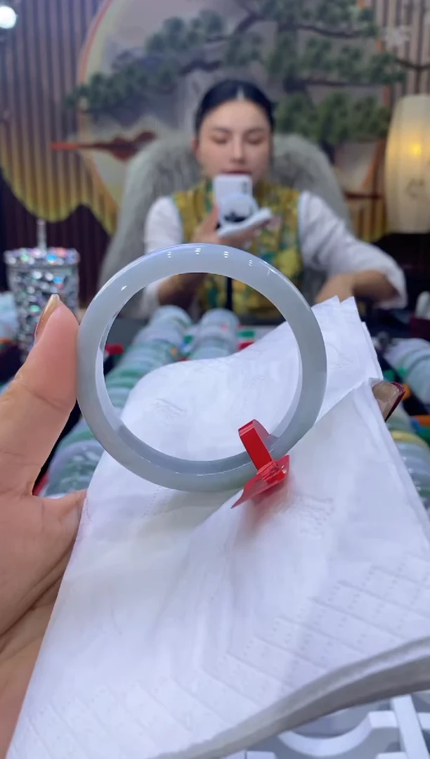 【闪购商品】翡翠手镯未镶嵌多人02159