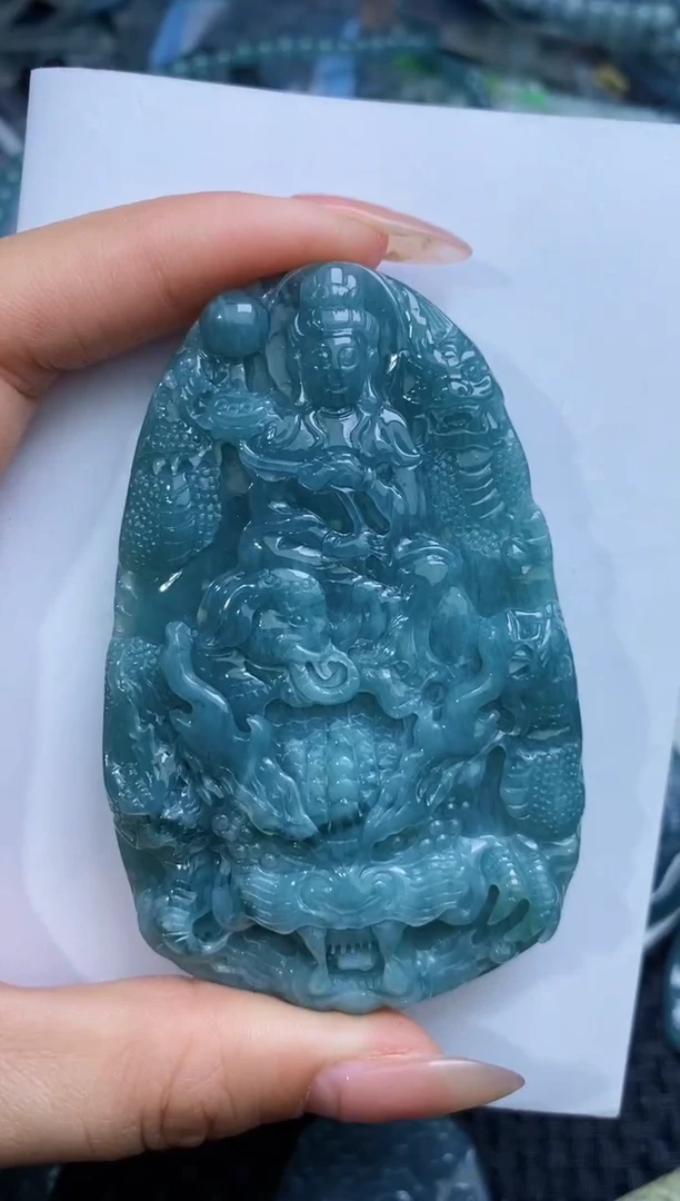 【闪购商品】翡翠颈饰未镶嵌             