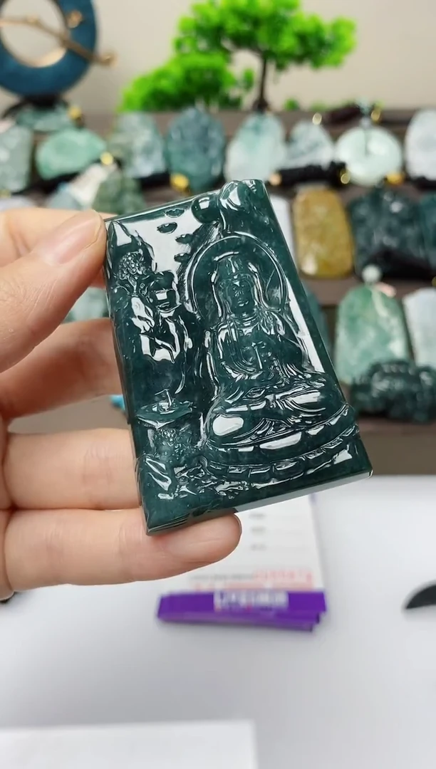 翡翠未镶嵌颈饰