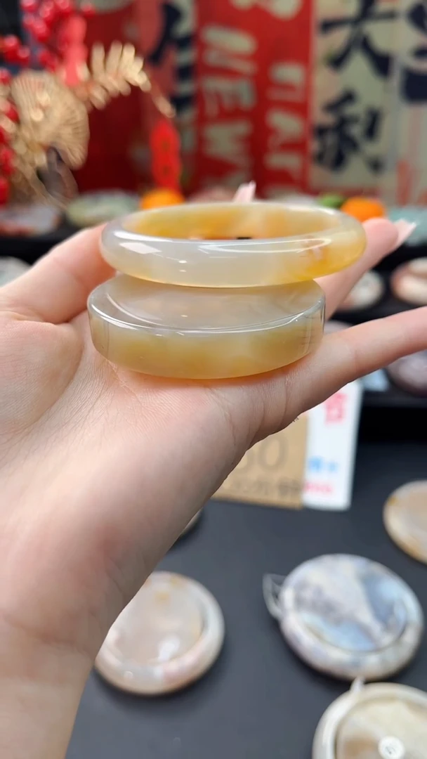 【闪购商品】石英质玉手镯未镶嵌赠送镯心（58圈口）无证书