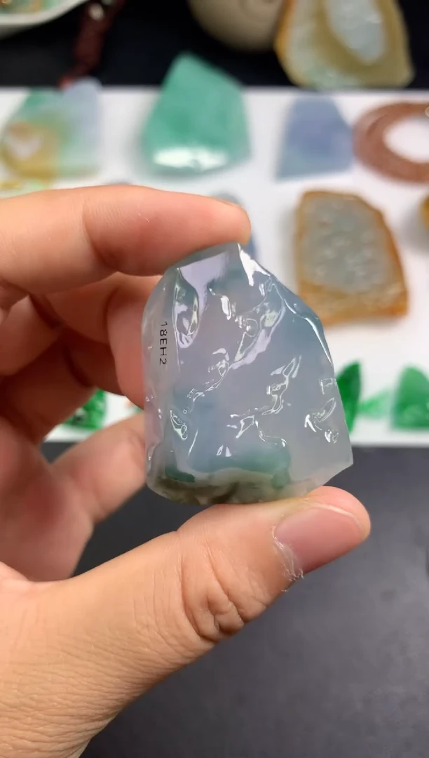 颈饰未镶嵌翡翠
