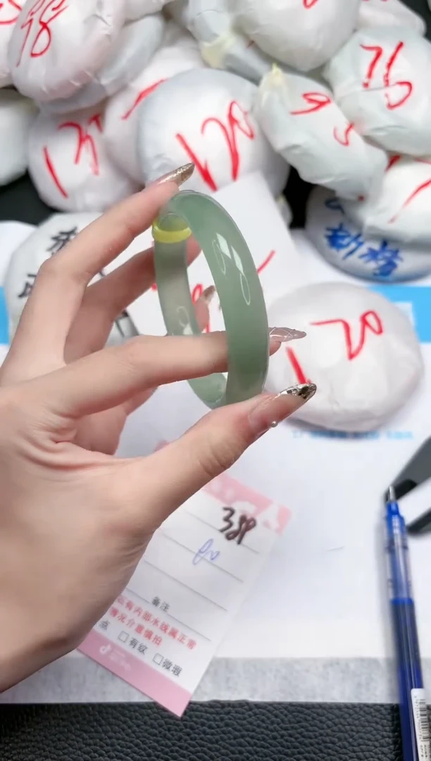 【闪购商品】石英质玉手镯未镶嵌389-56