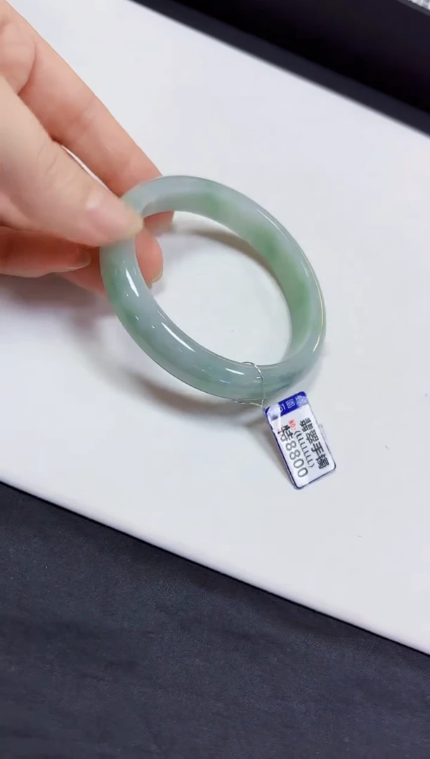 颈饰未镶嵌翡翠手镯62.2