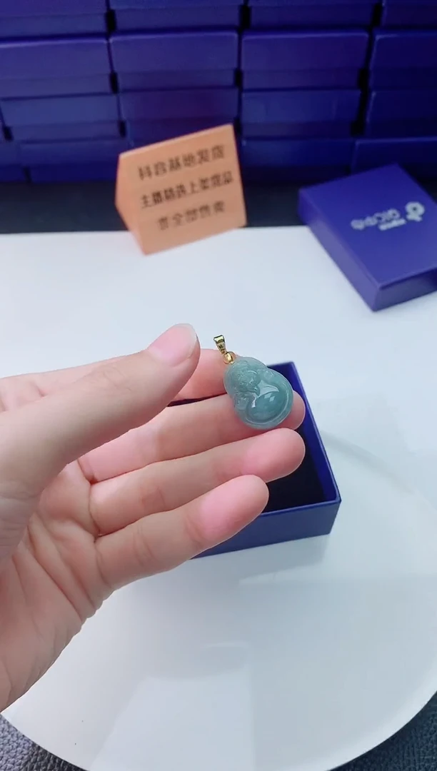 翡翠未镶嵌颈饰