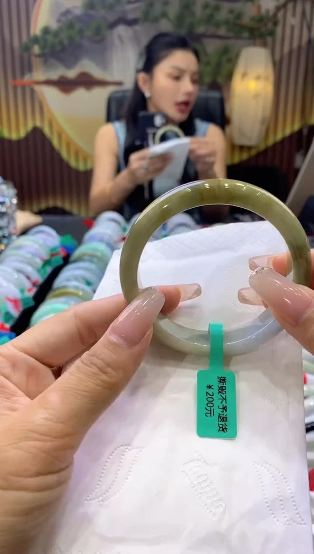 翡翠手镯未镶嵌00002418