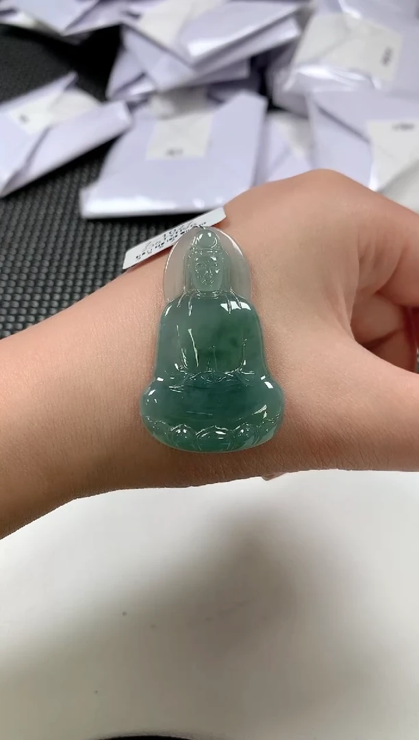 翡翠未镶嵌颈饰56