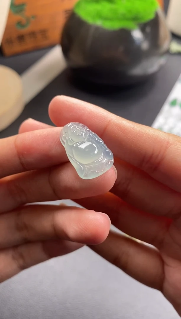 颈饰未镶嵌翡翠冰晴财神