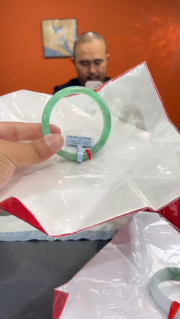 未镶嵌手镯翡翠7