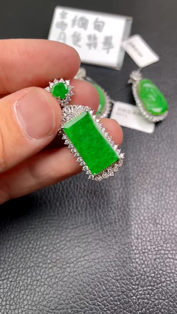 【闪购商品】翡翠吊坠(不含链)银S925镶嵌吊坠