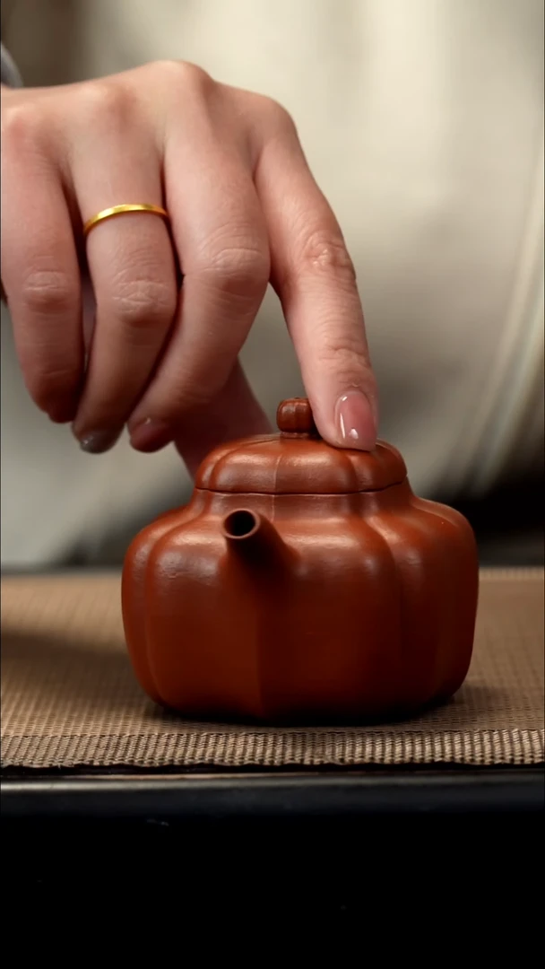 紫砂茶盏生砂朱泥筋纹德钟140CC微瑕