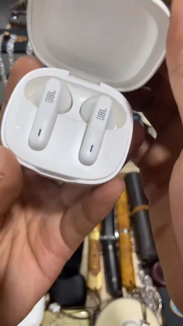 瓷片闪购商品  如图所示