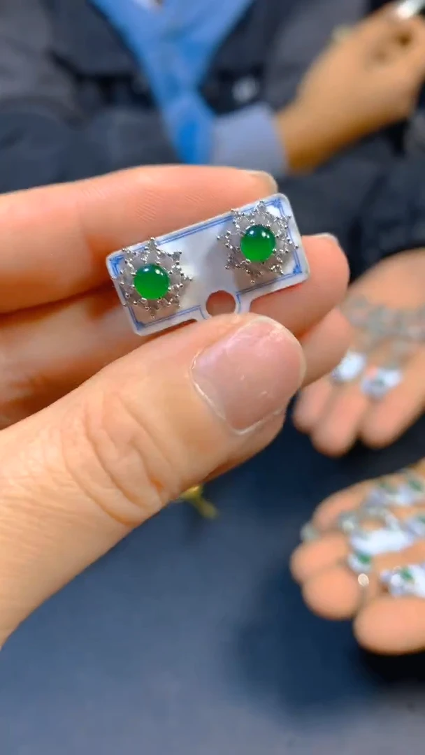 【闪购商品】翡翠耳饰未镶嵌0900737240多样性发一