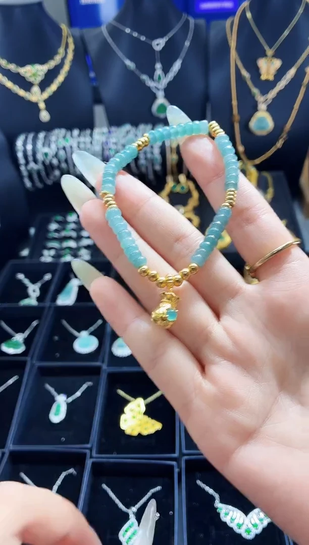 翡翠未镶嵌吊坠(不含链)天然翡翠a货 多样性发其一