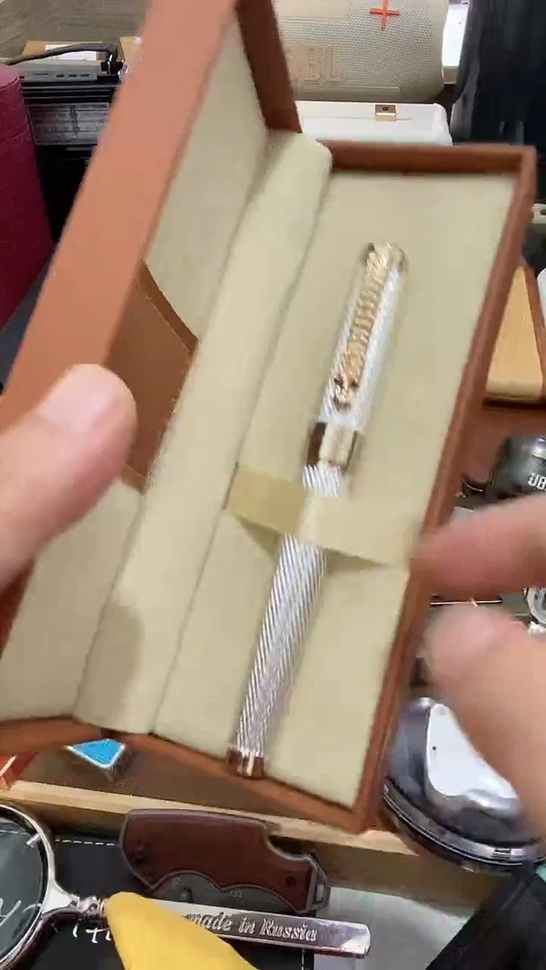 瓷片闪购商品 如图所示