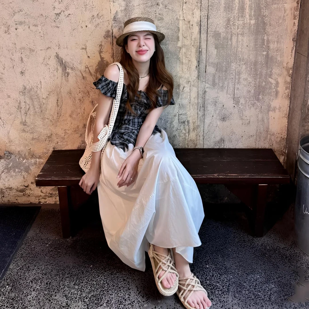 2025夏季新款一字肩格子吊带上衣搭白色半身裙气质韩版显瘦百搭