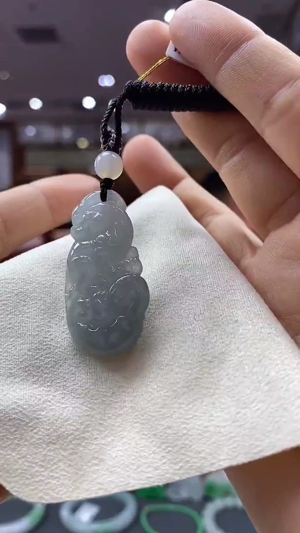 颈饰未镶嵌翡翠花件 56号