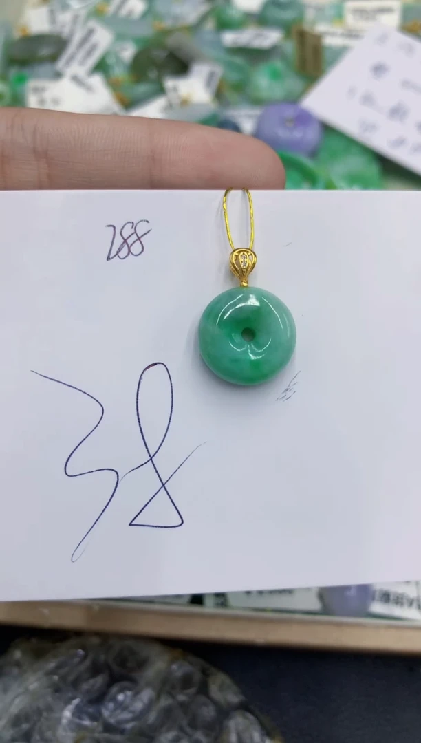 颈饰未镶嵌翡翠 翡翠