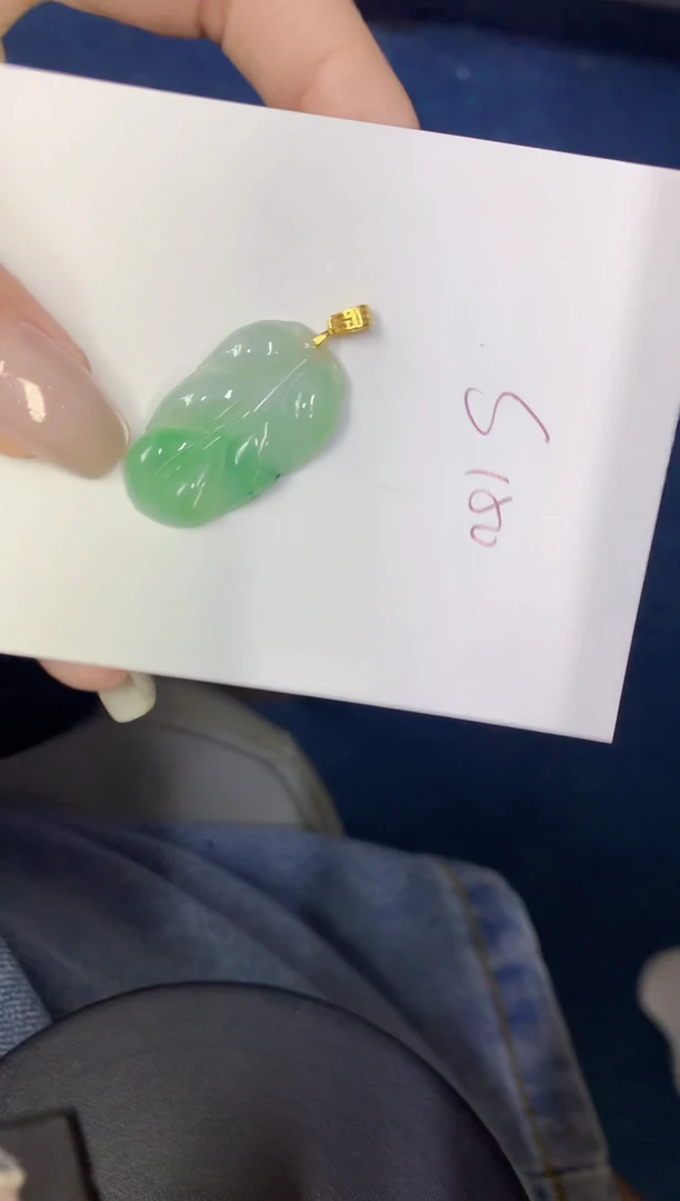 翡翠未镶嵌颈饰缅甸天然翡翠A货