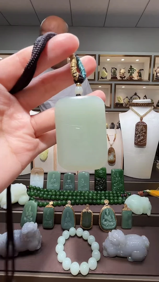 和田玉未镶嵌颈饰苏