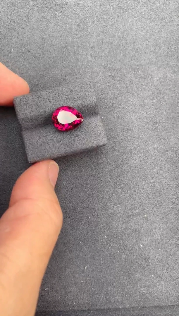【闪购商品】石榴石裸石未镶嵌5.3ct镁铝榴石