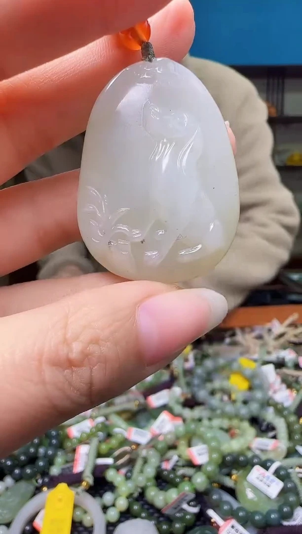 颈饰未镶嵌和田玉1