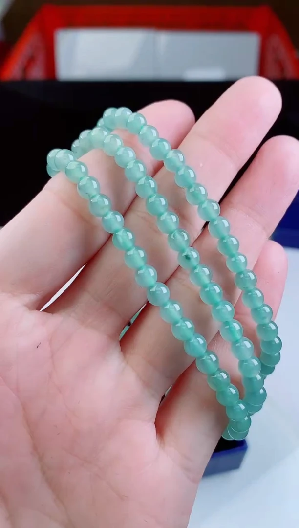 颈饰未镶嵌翡翠   ·