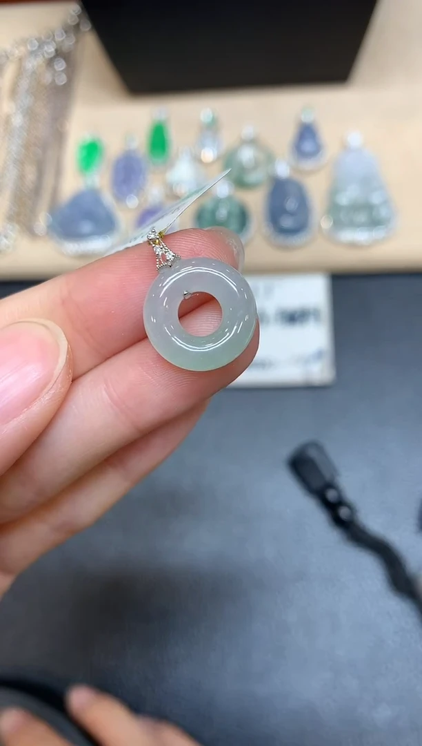 【闪购商品】翡翠颈饰18K金镶嵌【无服务费