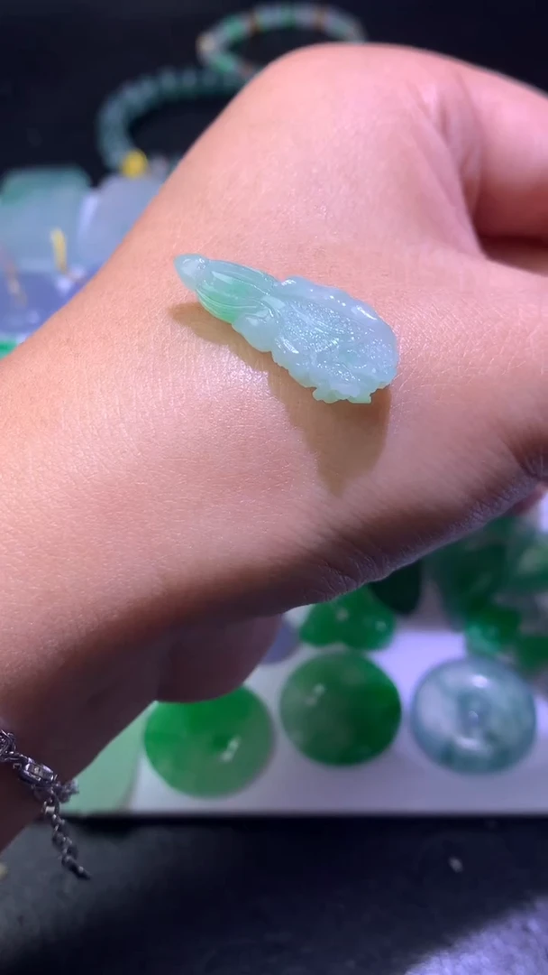 未镶嵌定制翡翠毛货