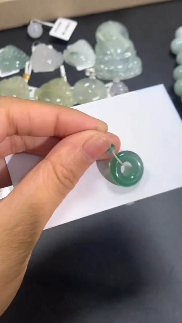 颈饰未镶嵌翡翠1