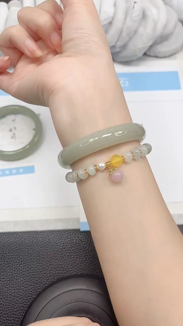 未镶嵌手镯石英质玉22-57.3