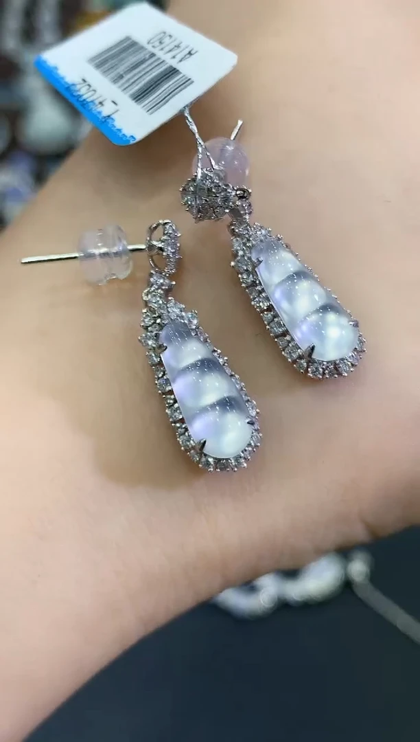 18K金镶嵌翡翠耳饰B385