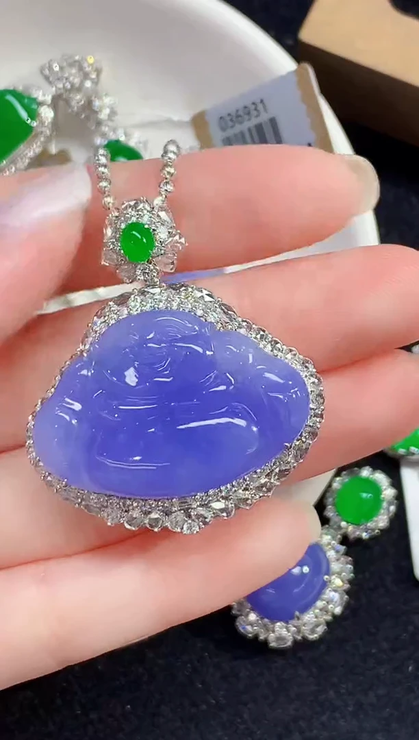 吊坠(不含链)18K金镶嵌翡翠蜡**小W