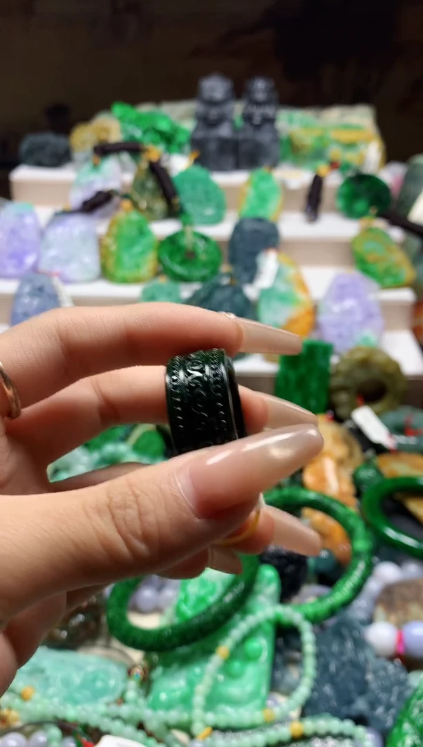 颈饰未镶嵌翡翠以*晚天然A货翡翠