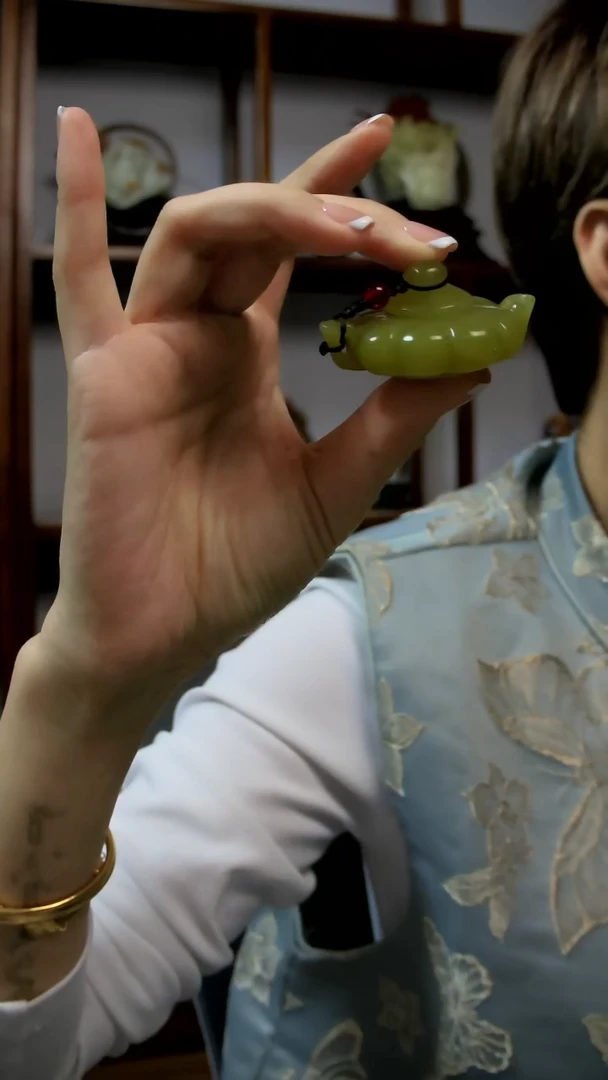 未镶嵌岫玉把件把把壶