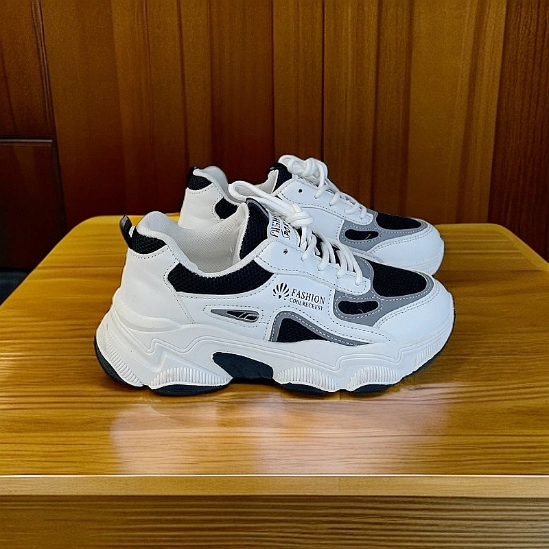 001木马公园2025春款时尚老爹鞋女精品舒适单鞋