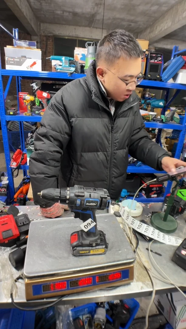 哭****过 二手工具听讲解看图片下单 没有运费险094