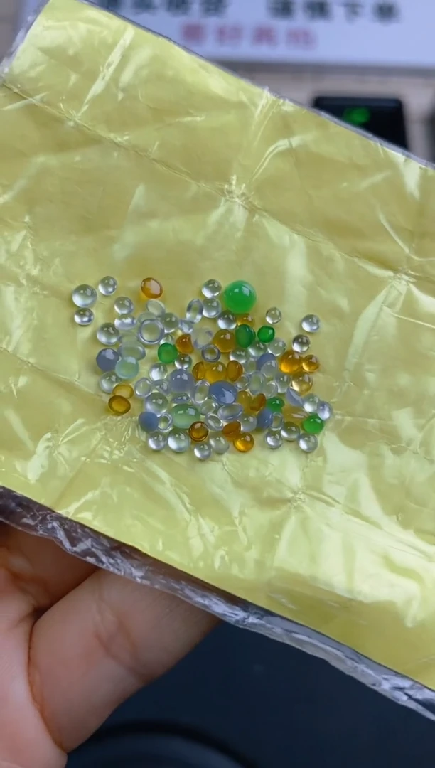 定制翡翠未镶嵌天然翡翠蛋面100