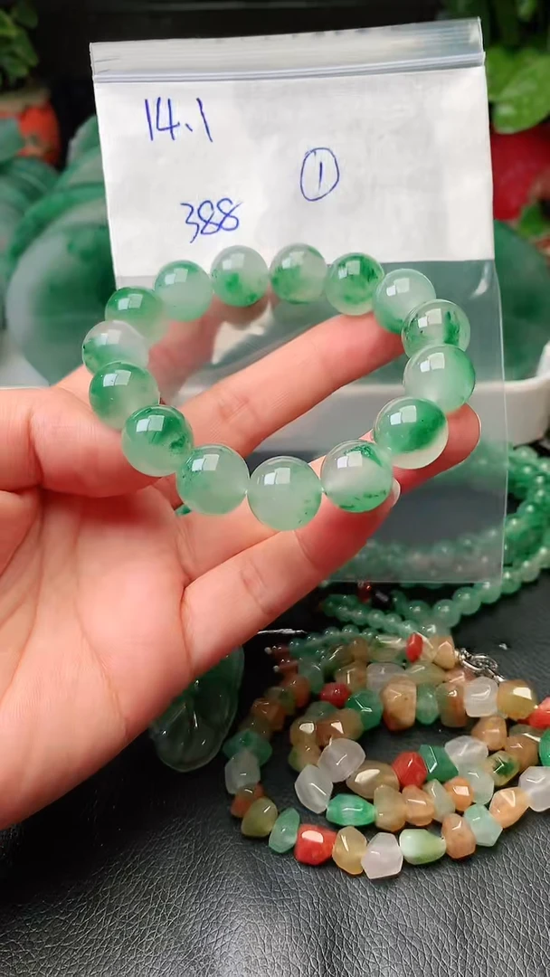 定制石英质玉（非洲翠）手串14.1mm