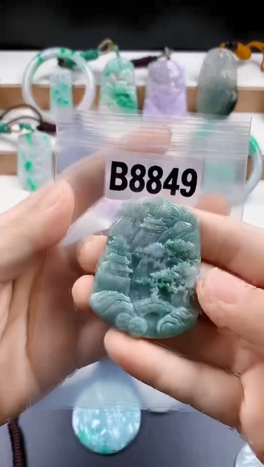 颈饰未镶嵌翡翠天然翡翠吊坠挂件