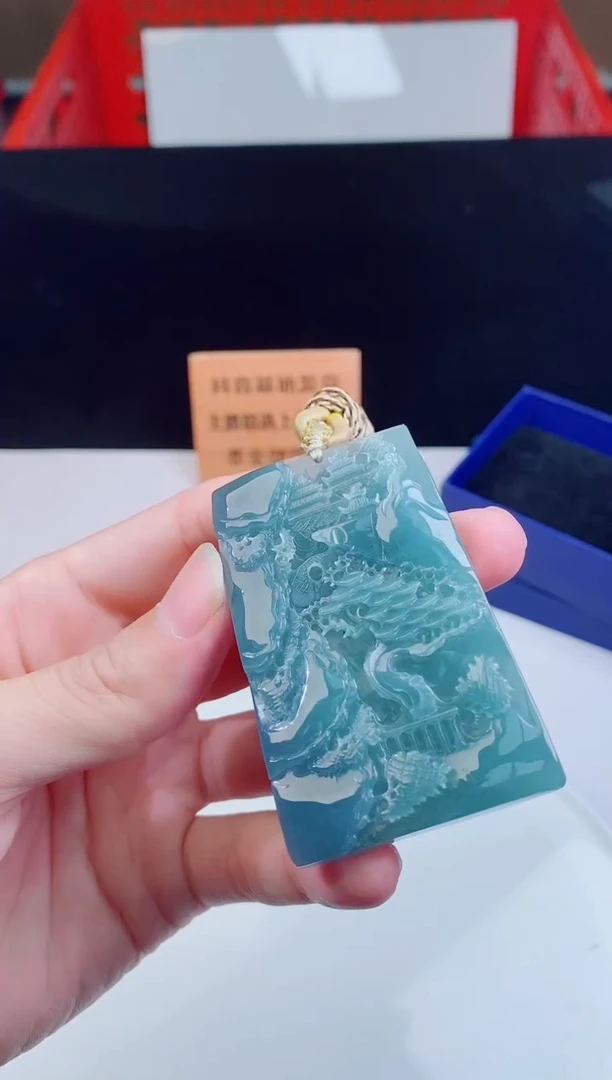 颈饰未镶嵌翡翠   ·