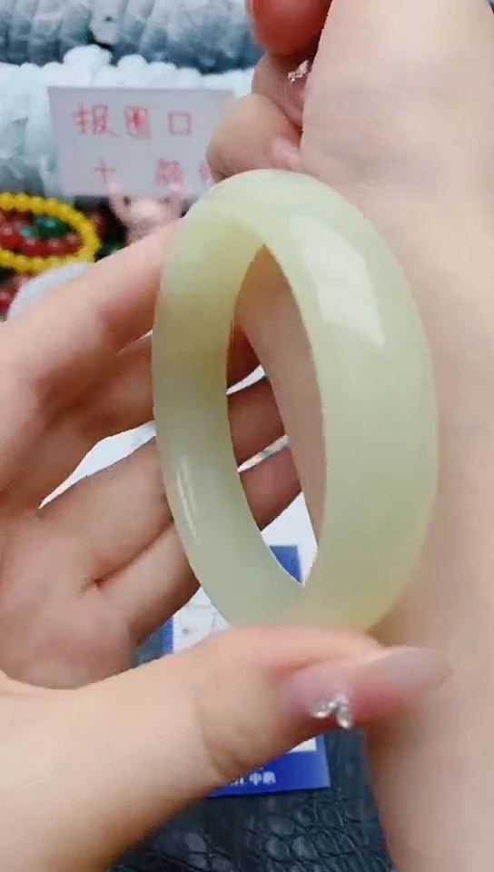 石英质玉手镯未镶嵌w193+62-63