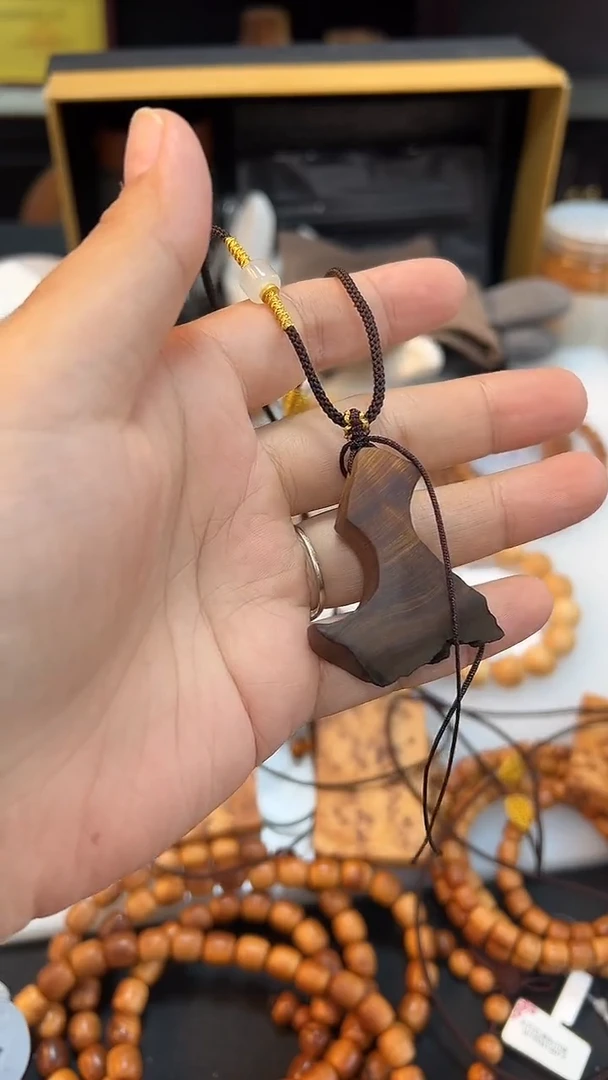 保真雷击太行随型挂绳挂坠