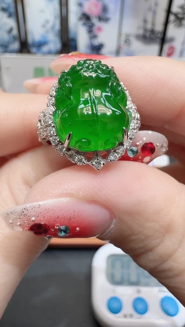18K金镶嵌戒指翡翠用****6寄售回流，24小时鉴赏期