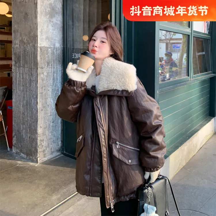羊羔毛拼接蛋白皮羽绒服女2025冬季新款甜酷炸街美拉德白鸭绒外套