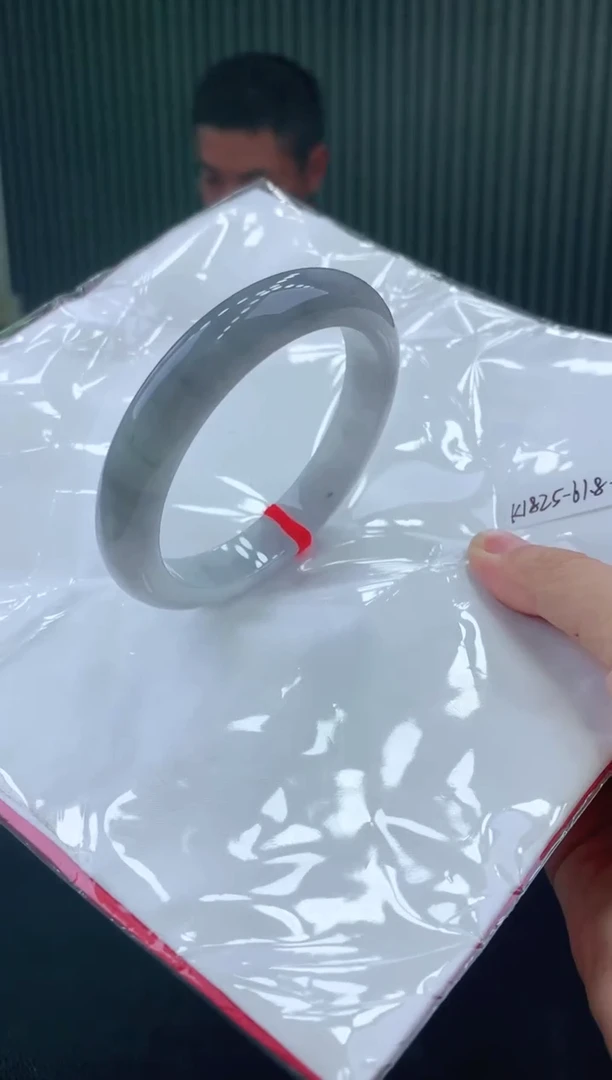 未镶嵌手镯翡翠61圈口