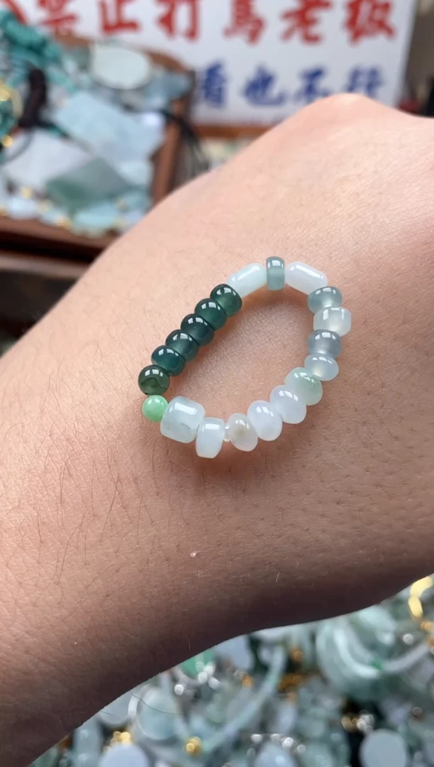 【闪购商品】翡翠颈饰未镶嵌哥哥