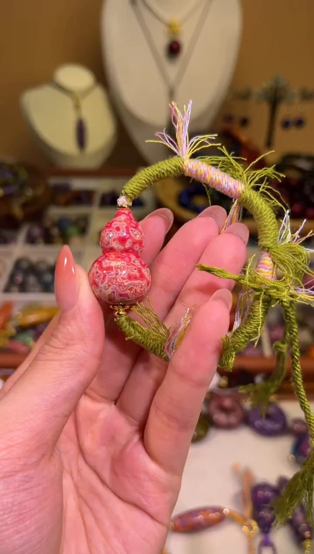 榕城大漆粉白变彩葫芦珠手链