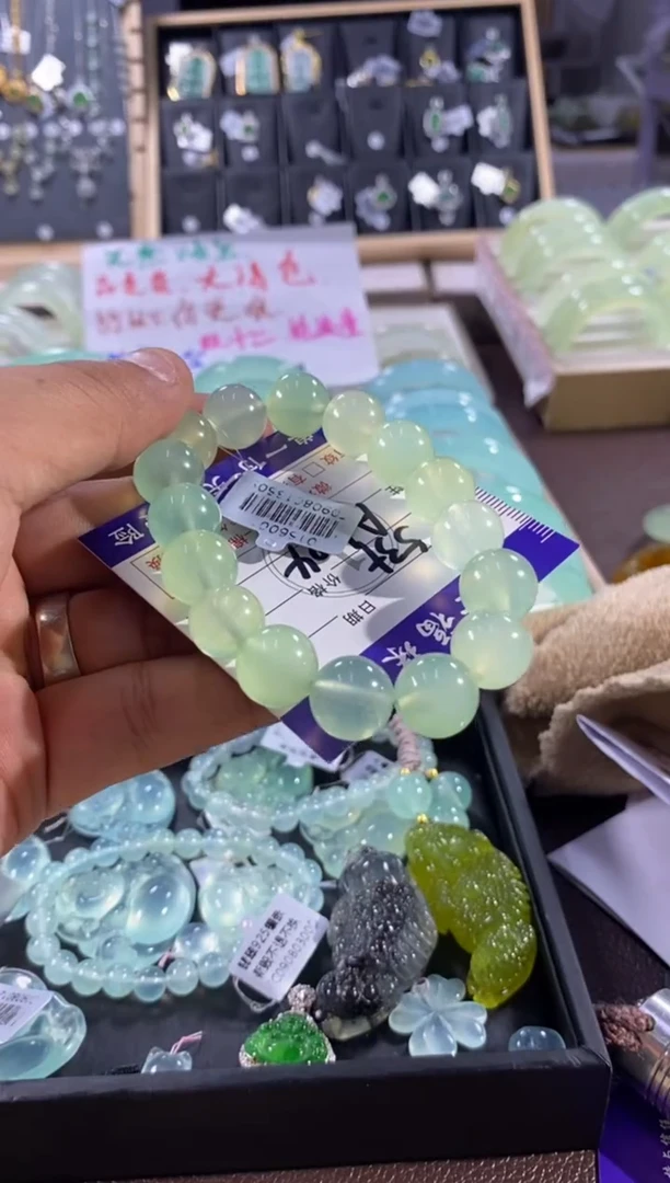 未镶嵌蛇纹石玉手镯1