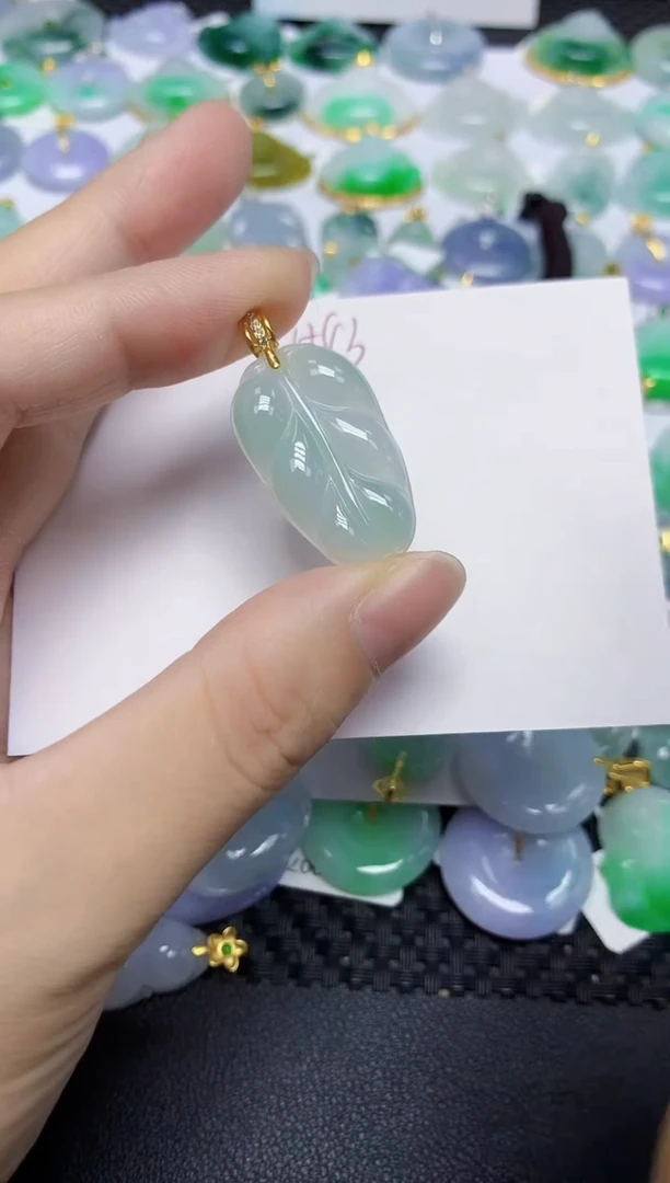 翡翠未镶嵌颈饰天然缅甸翡翠A货